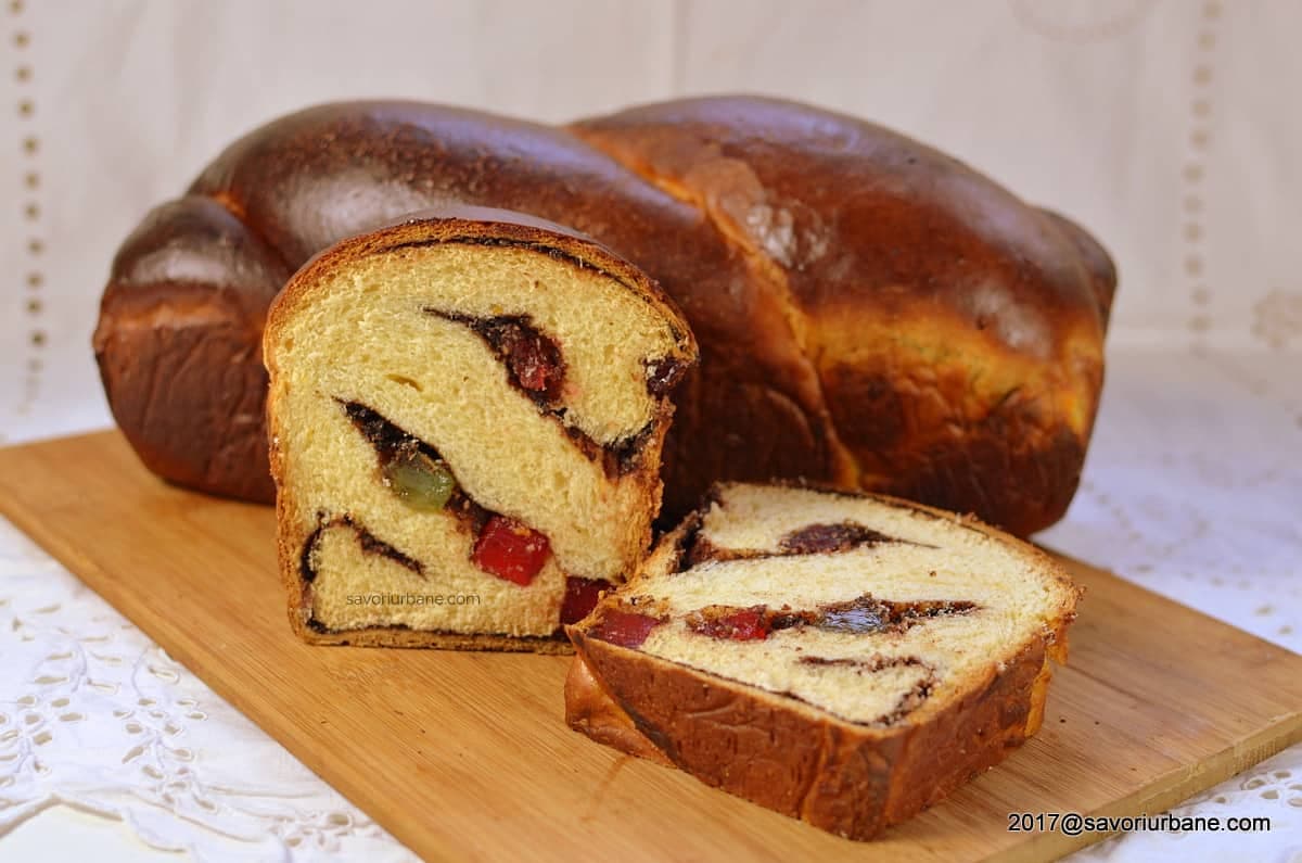 Cozonac Aromat cu Aluat Opărit și Umplutură Bogată